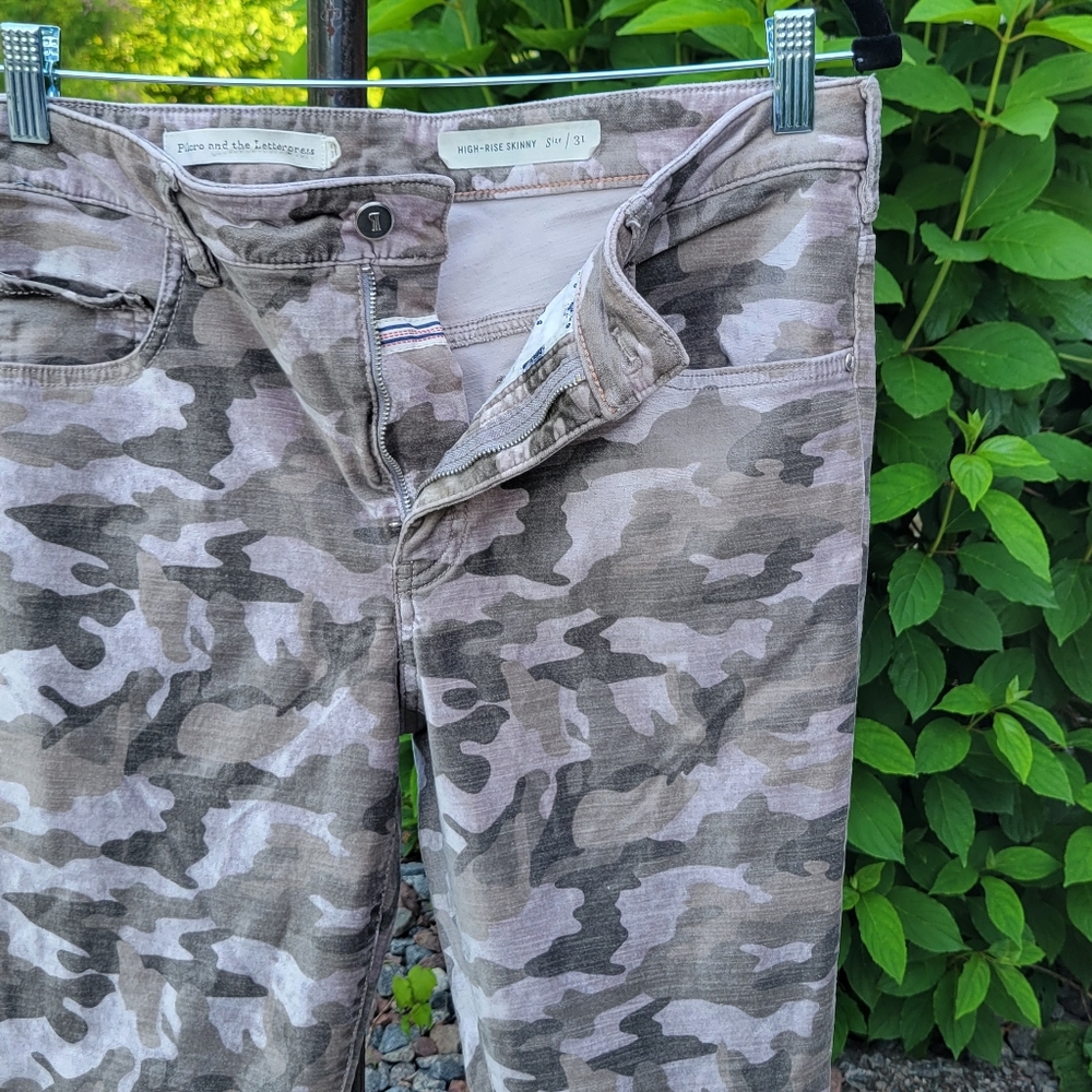 Pilcro & the Letterpress High Rise Skinny Velour Gray Camoflauge Jeggings sz 31 - Picture 3 of 9